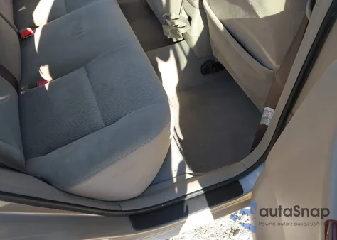 2005 Toyota Corolla Le из США, поврежденный, VIN 2T1BR32E75C419131